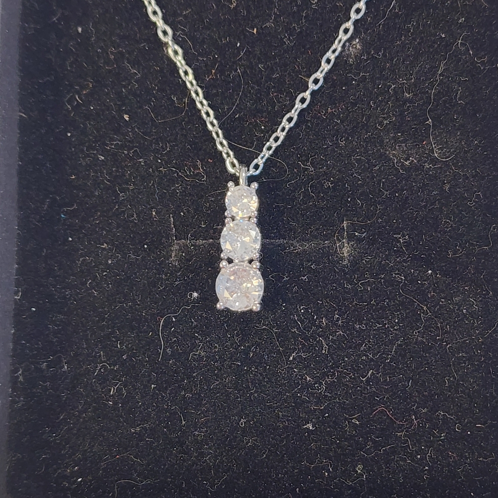 Elegant Silver Necklace with Triple Stone Pendant